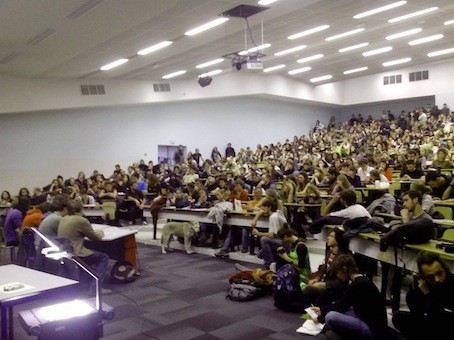 Poursuivons la mobilisation : Du fric pour les facs, les lycées et la biodiversité, pas pour les flics ni pour l’armée !