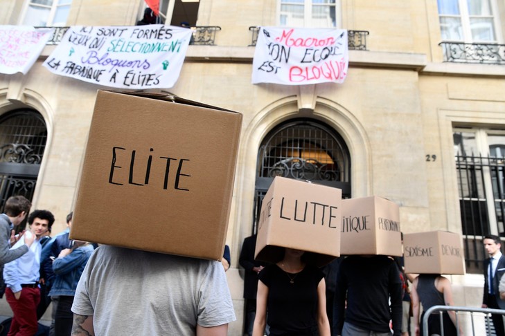 LES IEP CONTRE LA HAUSSE DES FRAIS D’INSCRIPTION DES ÉTUDIANT.E.S EXTRA-COMMUNAUTAIRES