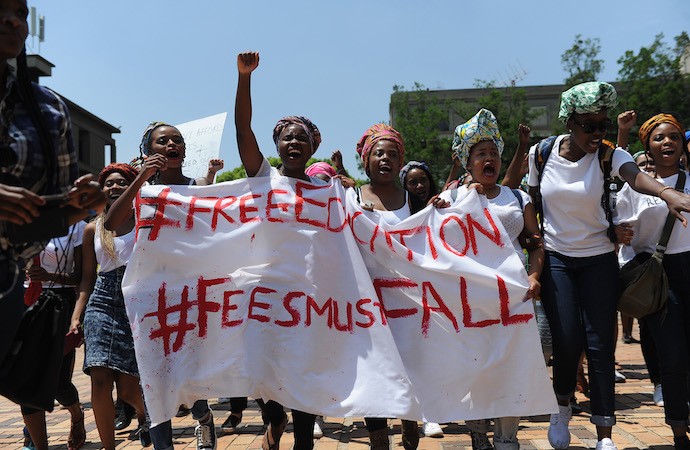 Solidarité avec les étudiant-e-s d’Afrique du Sud en lutte pour l’accès universel et gratuit à l’enseignement supérieur et contre le racisme !