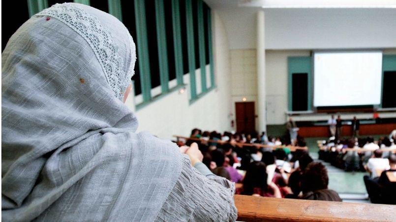 Valls évoque de nouveau l’interdiction du voile à l’université : opposons-nous à cette mesure discriminatoire et islamophobe